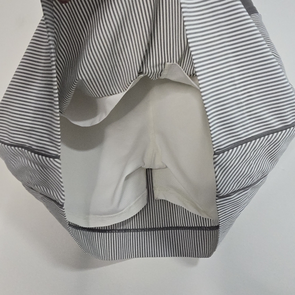 Athleta Brooklyn Mid rise skort in white Grey stripes Athleasure Summer Sport - Picture 9 of 11